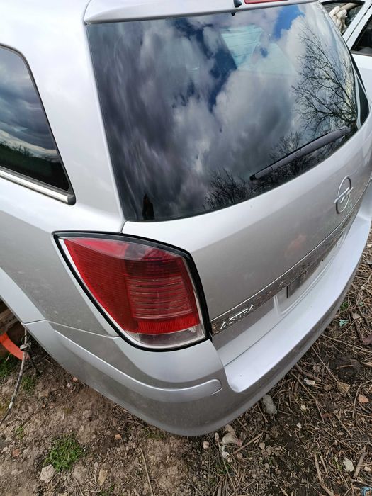 Piese Opel Astra H Station Wagon