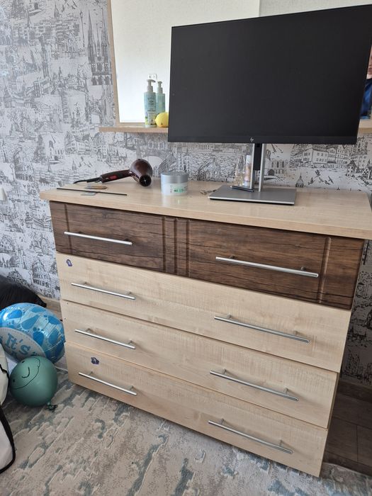 Продам шифоньер в отличном состоянии