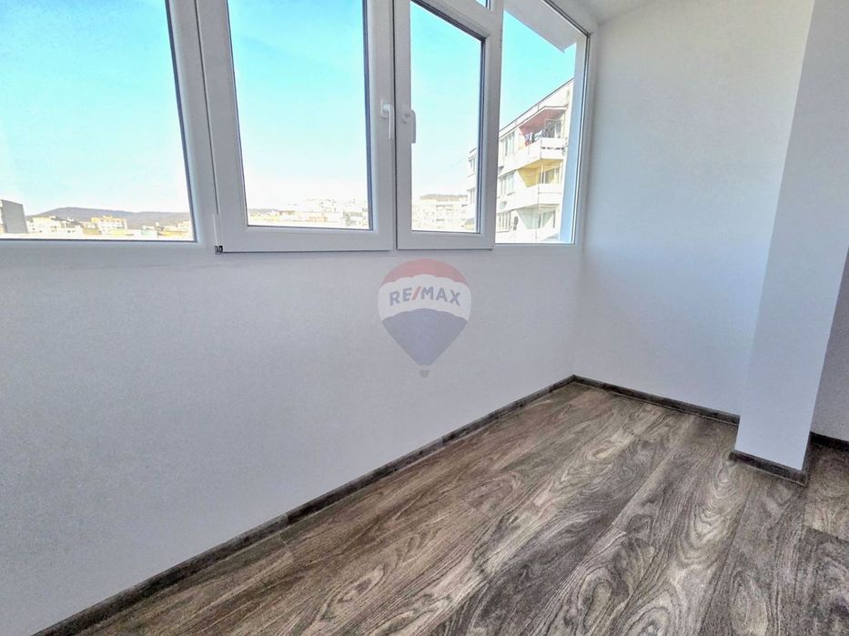 Продава се Двустаен апартамент в Варна, Владислав Варненчик - 65 кв.м за 1059 €/кв.м - Снимка #12