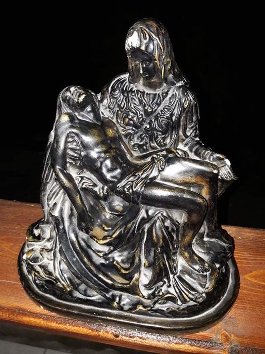 Statuete vechi frumoase