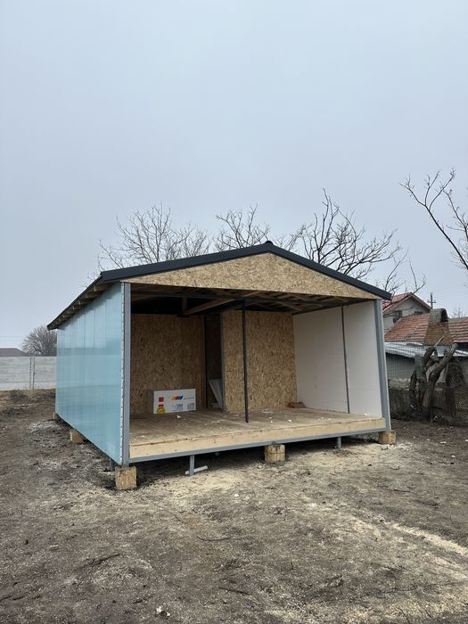 Vand Case pe structura metalica invelite cu panouri sandwich