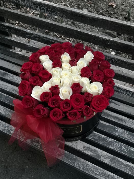 Розы в коробке, букеты, 101роза