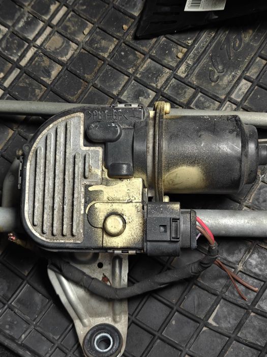 Motoras stergatoare Passat B6