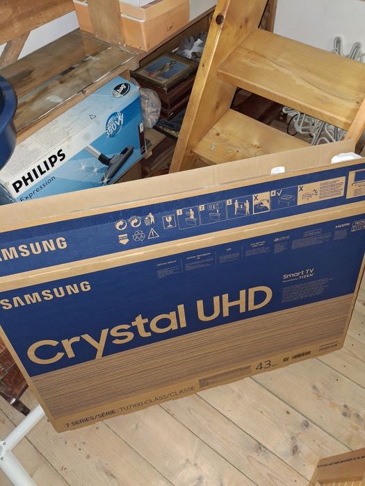 Vand televizor smart samsung  Q led 4kca nou.