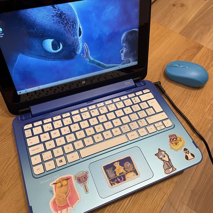 Vand Laptop Tableta HP 2GB RAM (mouse)