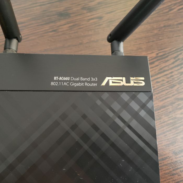 Router ASUS RT-AC66U