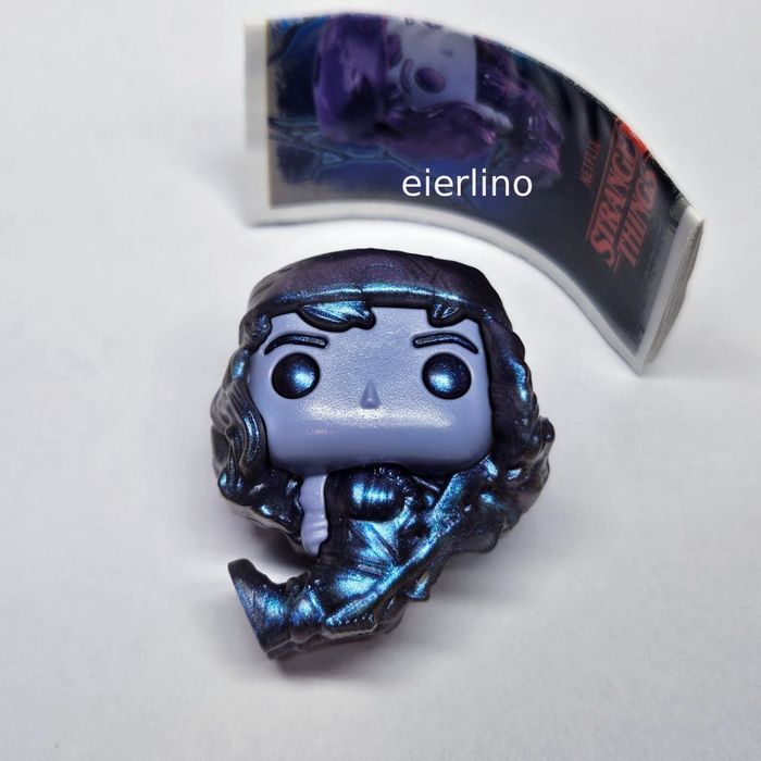 Stranger Things Kinder JOY фигури с книжки и въженца