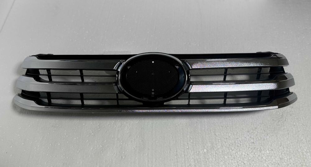 Решетки радиатора Toyota Hilux