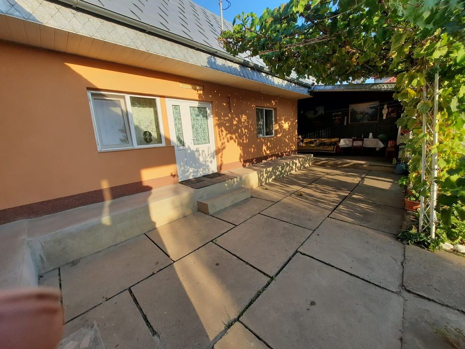 Casa Zorleni, 4 camere 130 mp + vie, anexe, curte 1800 mp, proprietar