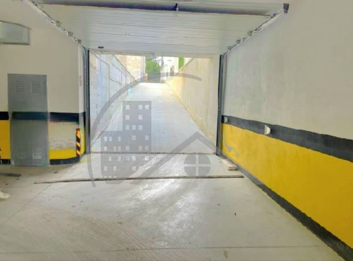 Продава се Четиристаен апартамент в Варна, Бриз - 139 кв.м за 1475 €/кв.м - Снимка #9