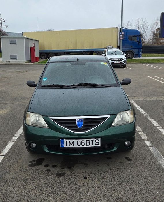 Vand Logan in stare perfectă de funcționare. An 2005 1.4 benzina. AC.