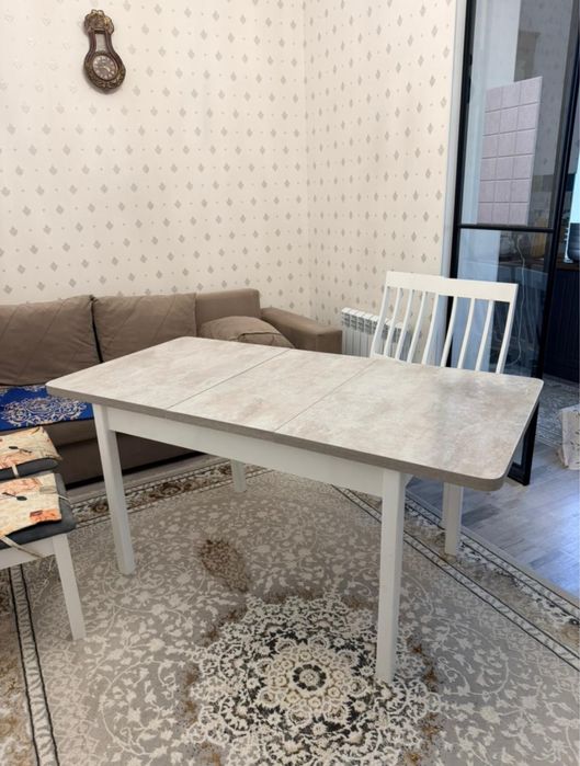 Стол в отличном состоянии