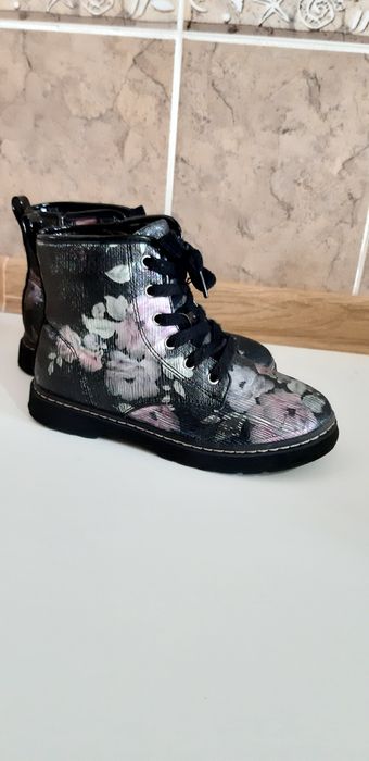 Продаю детск. демисезон. ботиночки.