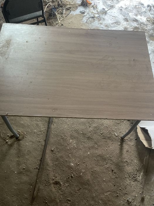 Стол таких7 штук