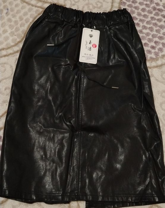 Разгрузка женских одежд