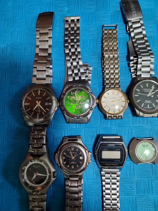 Продается набор часов