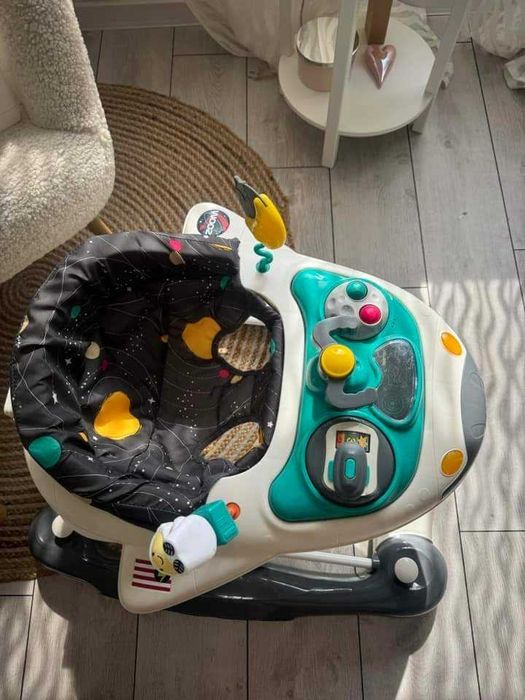 Проходилка за бебе Космос