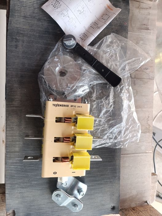 Рубильник, выключатель-разьеденитель 250А