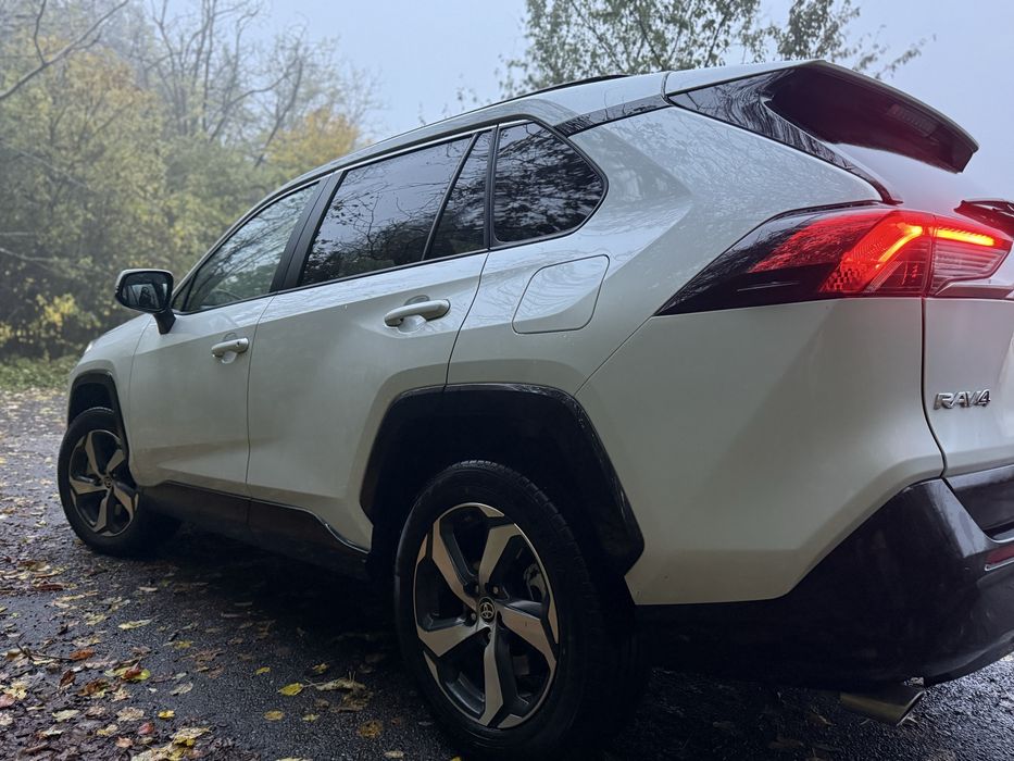 TOYOTA RAV4 2025 — imagine 4