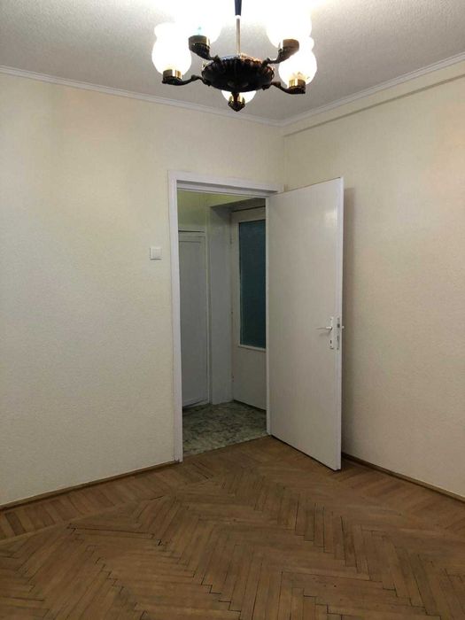 Inchiriez apartament 3 camere decomandat,zona Complex Mic renovat recent baie&bucatarie noi nemobilat(mobilat la cerere),pret450 euro