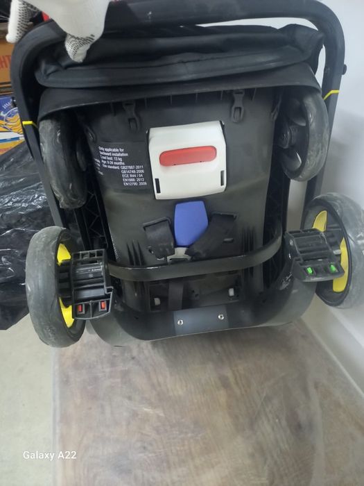 Продам срочно авто кресло детский!