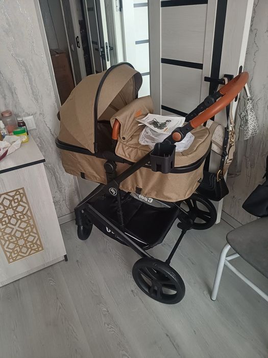 Продаётся трансформер коляска новый