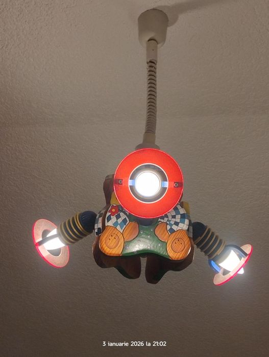 Vând candelabru pentru camera copii