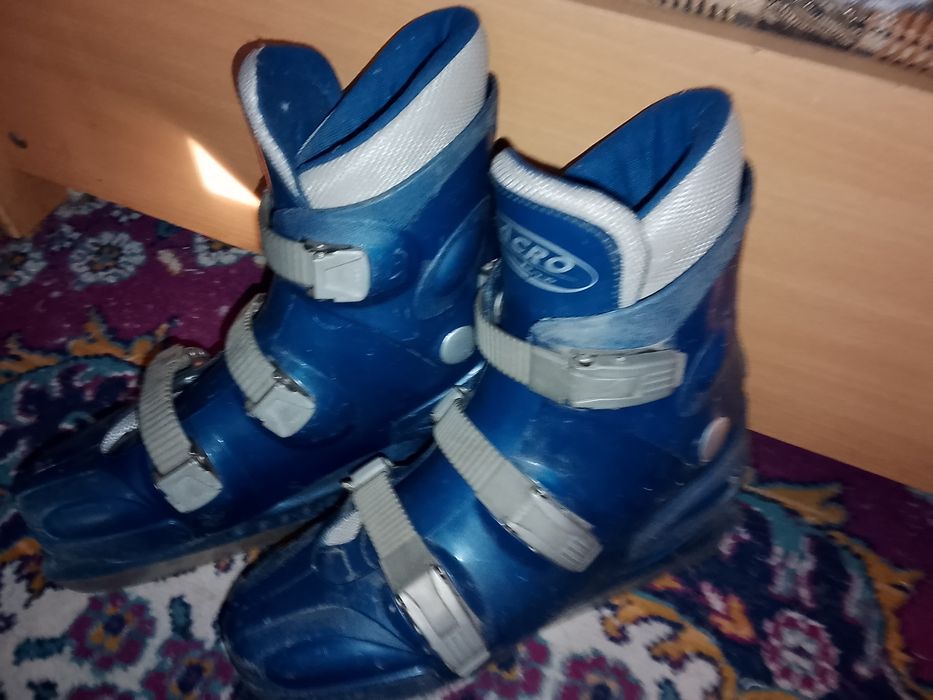 Продам коньки ACRO