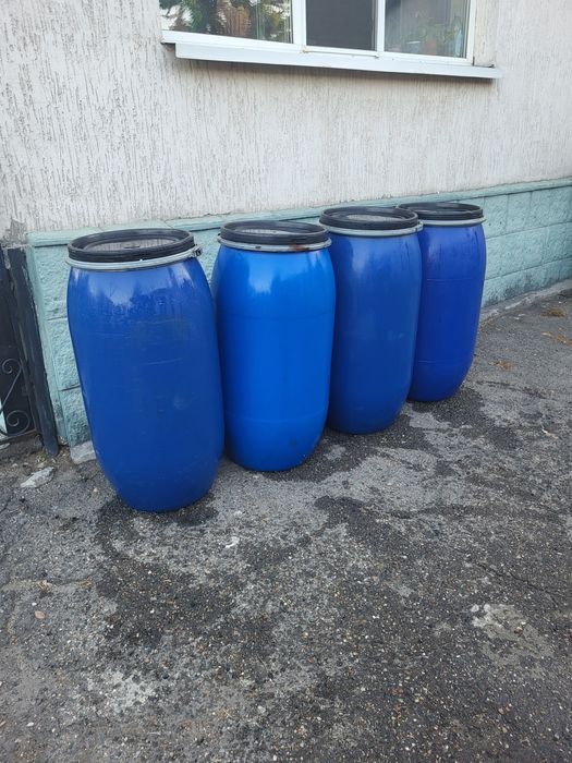 Бочки пластиковые. 175л.