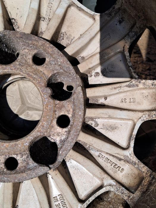 Продам диски на Мерседес.