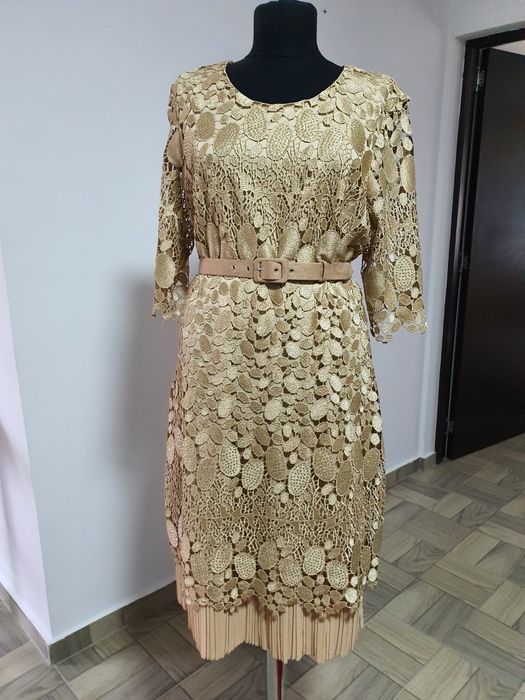 Rochie dantela brodata de inalta calitate crosetata, strasuri aplicate