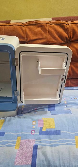 minifrigider portabil auto/casa 12v 220v