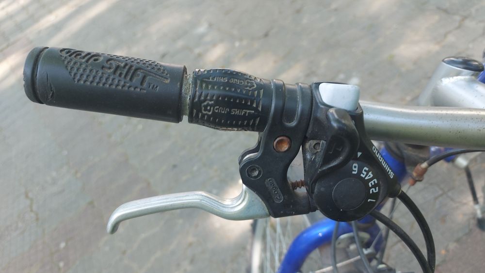 Bicicleta Trek 6300 Rock Shox și bicicleta  Bulls