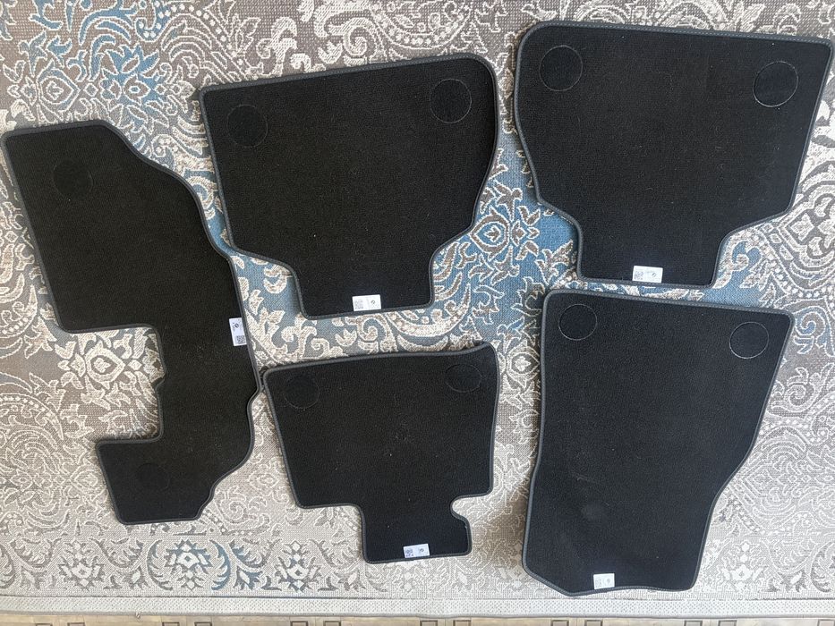 Продам полики на авто бмв x7
