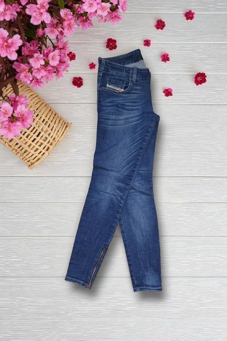 Blugi Diesel bleumarin cu talie joasă pentru femei, mărimea W27 L32