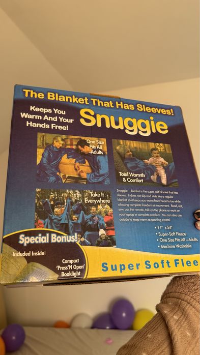 Patura rosie cu maneci