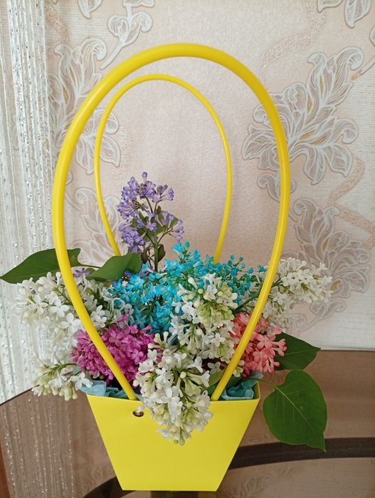 Продам букетики белой сирени-500 тг