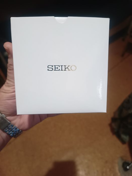 Продавам мъжки часовник SEIKO 5