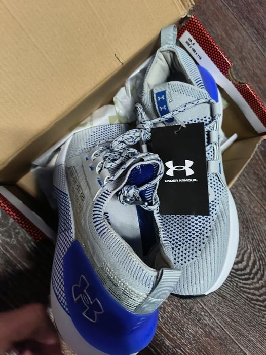 Кроссовки Under armour