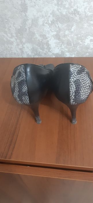 Туфли лодочки на шпильке