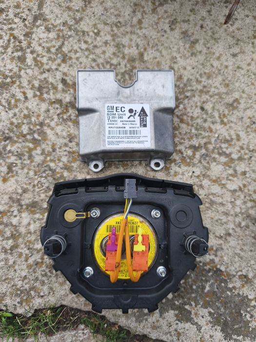 Kit planșă de bord cu airbag pasager și volan Opel Astra H facelift