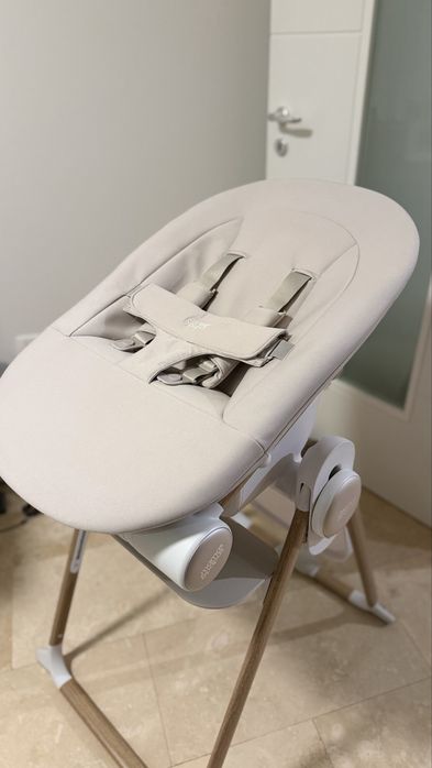 Scaun 2-în-1 pentru bebeluși: Highchair + Bouncer – Nou, nefolosit!