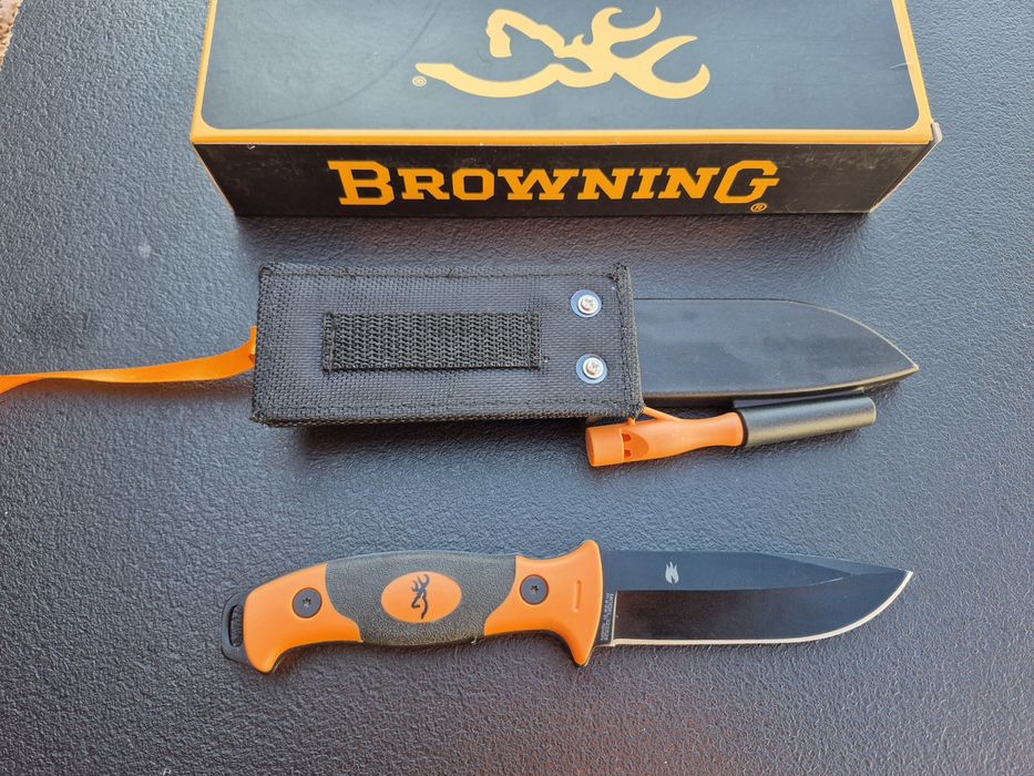 Нож BROWNING за оцеляване,кания с точило и свирка