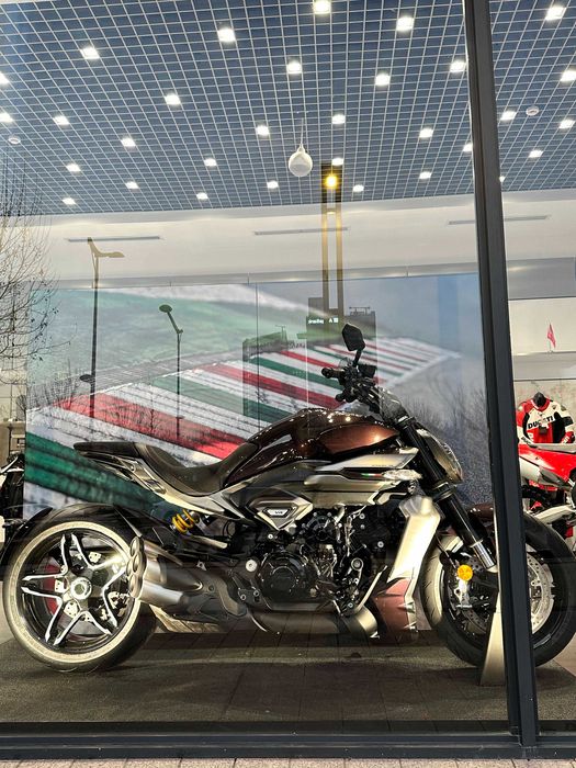 Мотоцикл Ducati XDiavel V4
