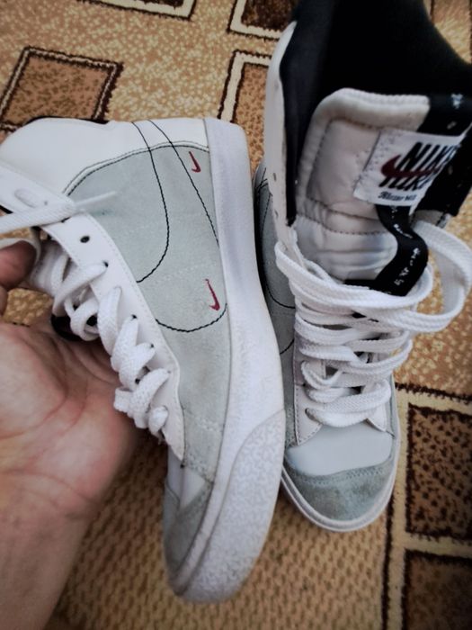 Обувь спортивная