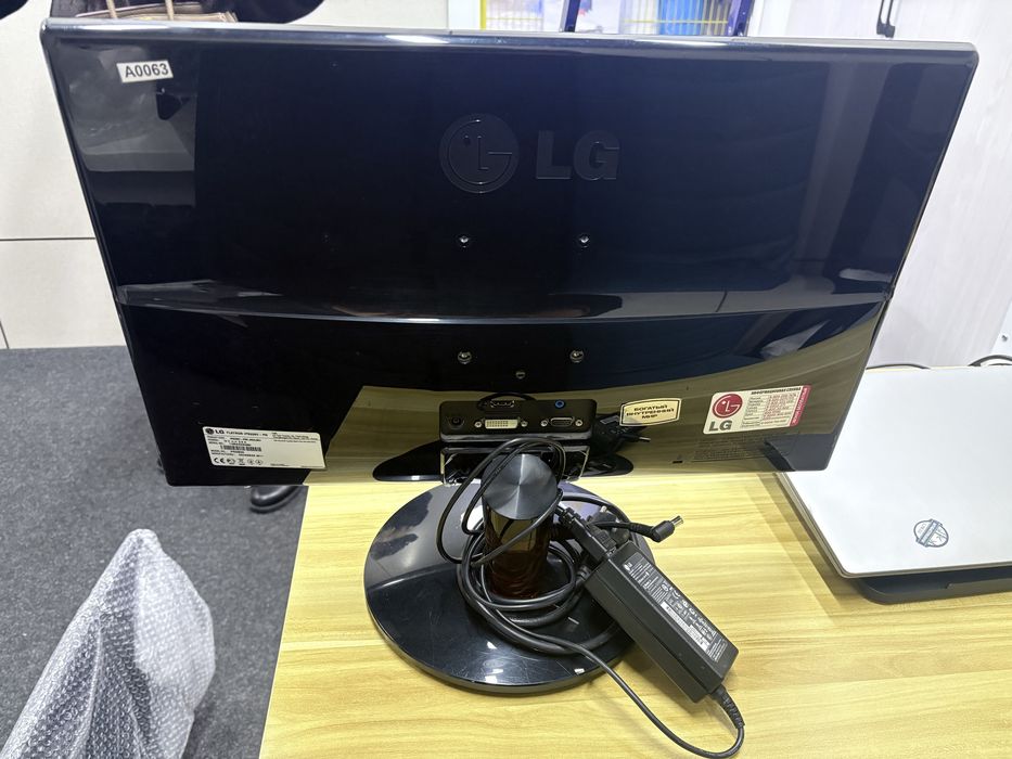 Продам мониторы, дешево!