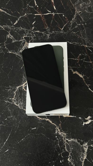 Продам iPhone 13 256Gb зеленый