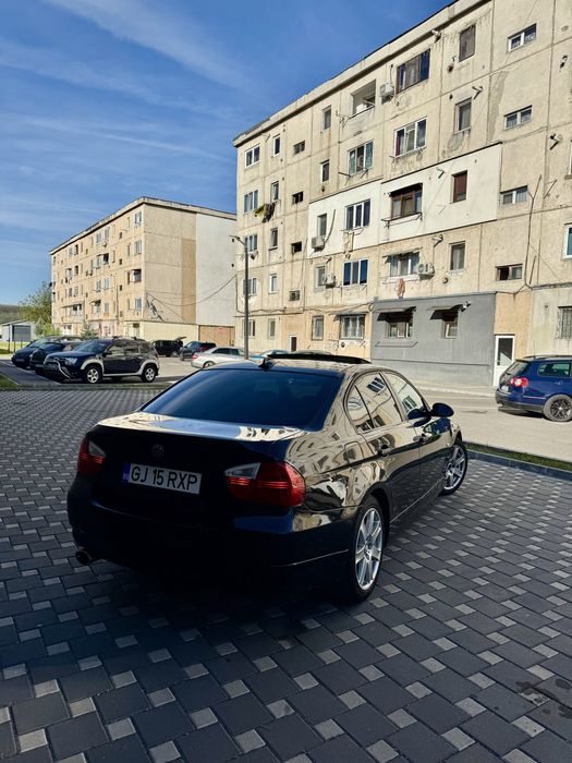 BMW Seria 3 E90 320i