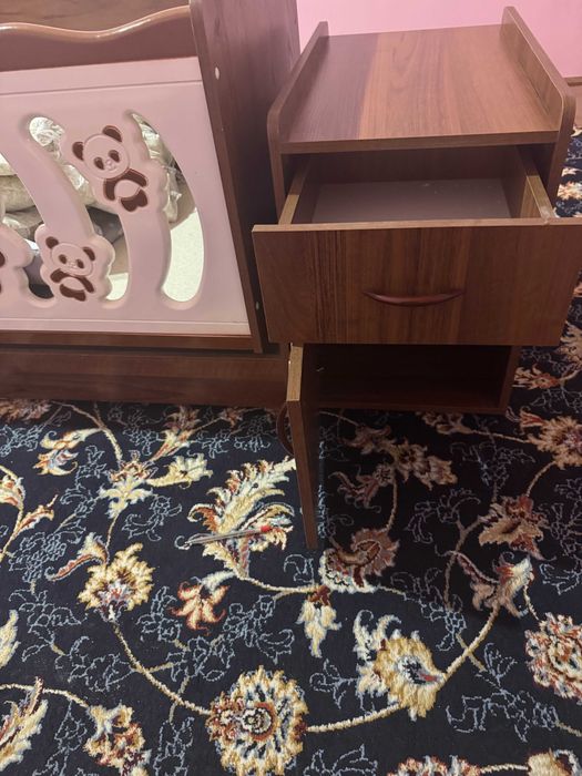 Detskiy krovat, pochti ishlatilmagan