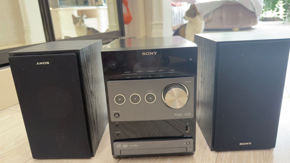 Музыкальный центр Sony